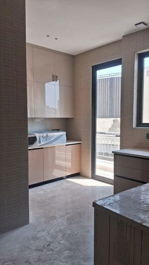 Room in 4 BHK Builder Floor at Hauz Khas Enclave – for Rent