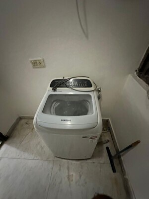 Furnished Amenities in 2 BHK Builder Floor at Malviya Nagar – for Rent