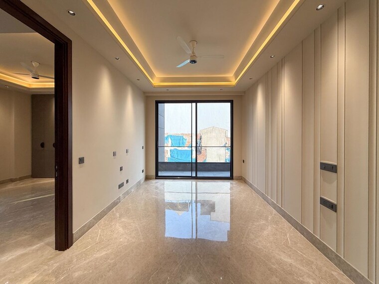 Room, greater kailash i 4 Bedroom 500 Sq.Yd. Builder Floor In Greater Kailash I Delhi 10194327