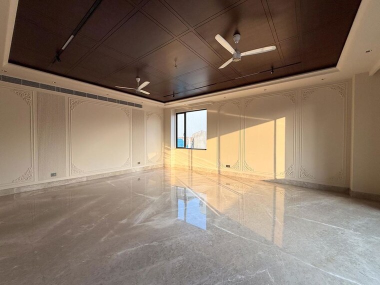 Room, greater kailash i 4 Bedroom 500 Sq.Yd. Builder Floor In Greater Kailash I Delhi 10194327