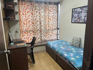 Bedroom in 2.5 BHK Apartment at Oberoi Realty Woods, Goregaon East – for Rent