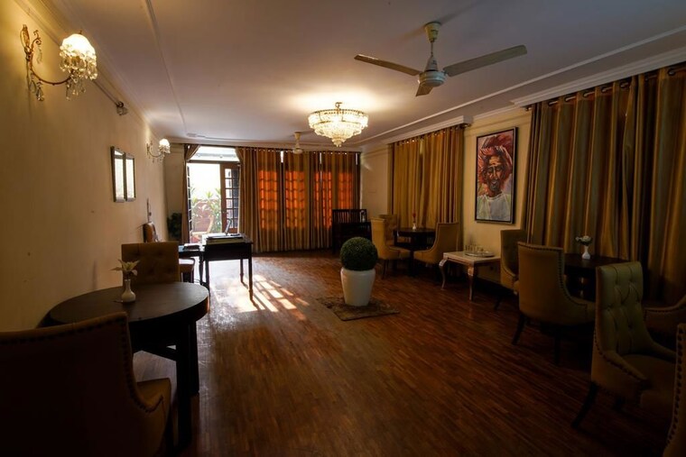 Living Room, greater kailash ii 5 Bedroom 550 Sq.Yd. Builder Floor In Greater Kailash ii Delhi 10194273