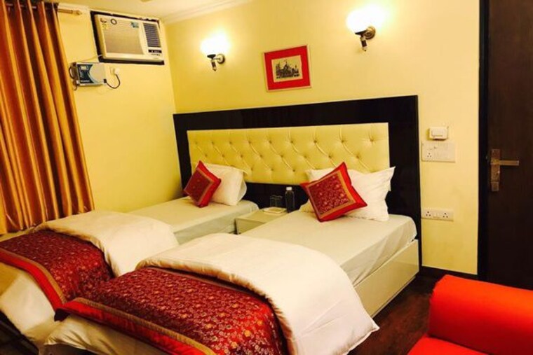 Bedroom, greater kailash ii 5 Bedroom 550 Sq.Yd. Builder Floor In Greater Kailash ii Delhi 10194273