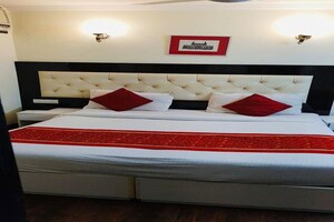 Bedroom in 5 BHK Builder Floor at Greater Kailash ii – for Rent