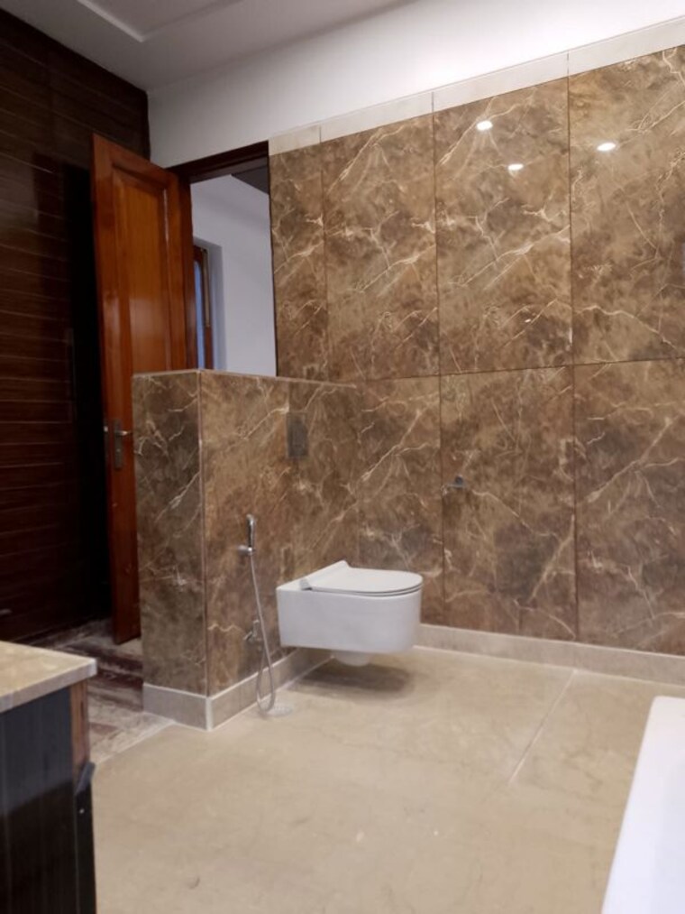 Bathroom, vasant kunj 4 Bedroom 700 Sq.Yd. Builder Floor In Vasant Kunj Delhi 10194356