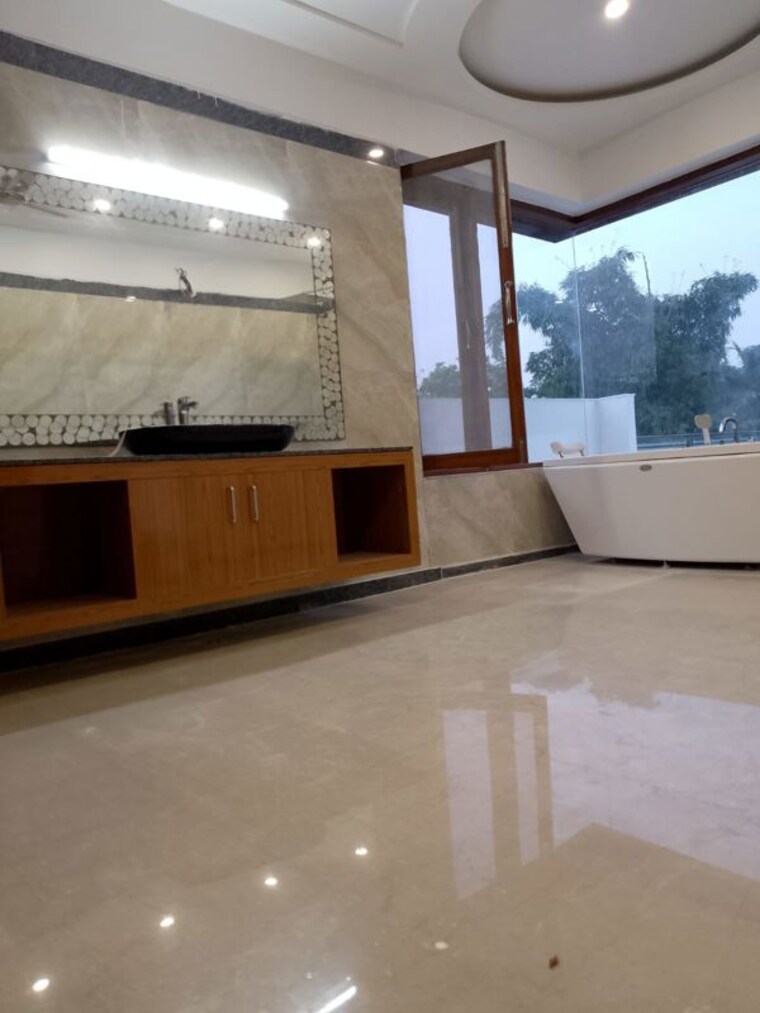 Kitchen, vasant kunj 4 Bedroom 700 Sq.Yd. Builder Floor In Vasant Kunj Delhi 10194356