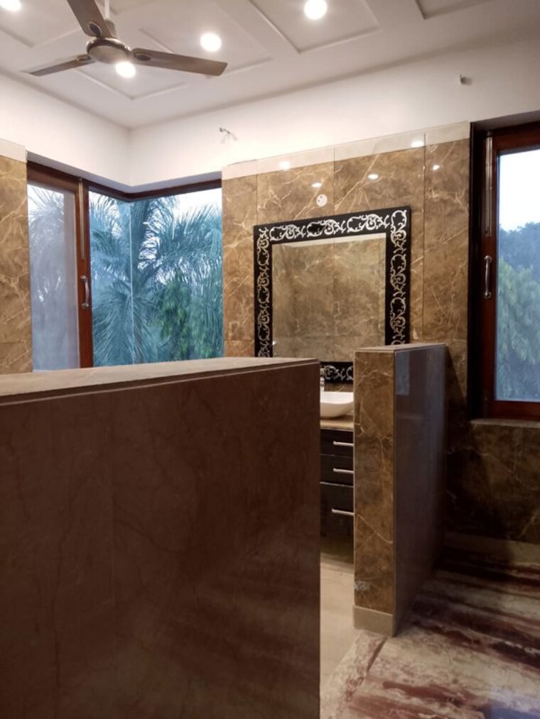 Bedroom, vasant kunj 4 Bedroom 700 Sq.Yd. Builder Floor In Vasant Kunj Delhi 10194356