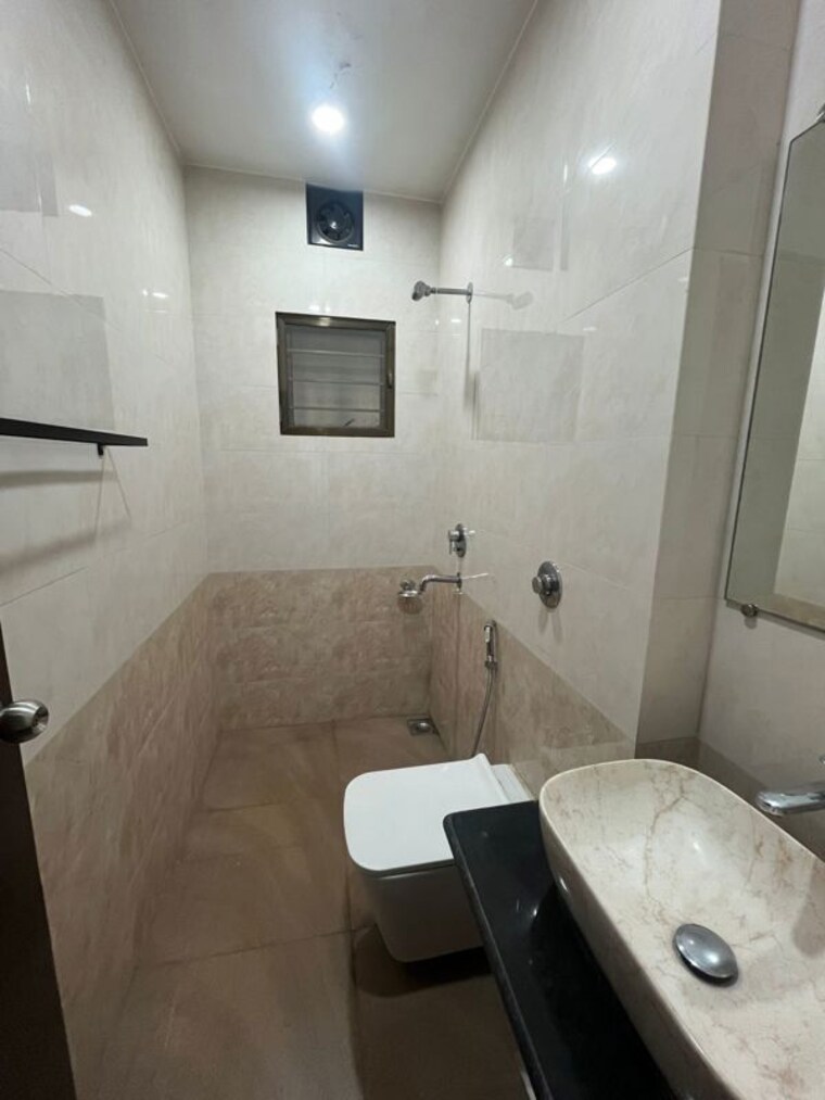 Bathroom, oberoi-realty-woods 2.5 Bedroom 1210 Sq.Ft. Apartment In Goregaon East Mumbai 10194358