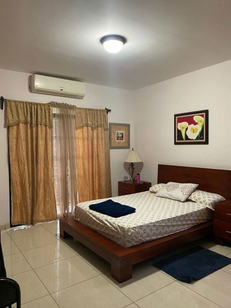Bedroom, paras-tierea 3 Bedroom 1285 Sq.Ft. Apartment In Sector 137 Noida 10194365