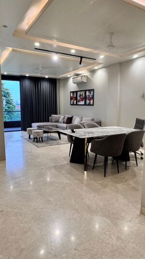 Gym in 5 BHK Apartment at DLF Cyber SEZ, Sector 24 – for Rent