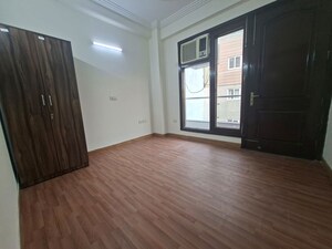 Room in 3 BHK Builder Floor at Kailash Colony – for Rent