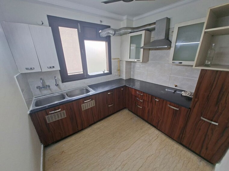 Kitchen, kailash colony 3 Bedroom 160 Sq.Yd. Builder Floor In Kailash Colony Delhi 10194382