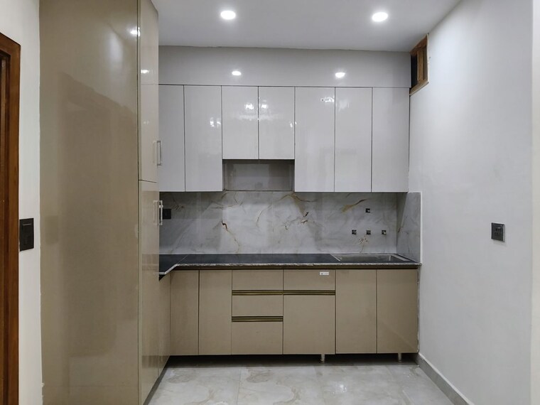 Kitchen, sector 73 3 Bedroom 1400 Sq.Ft. Builder Floor In Sector 73 Noida 10194394
