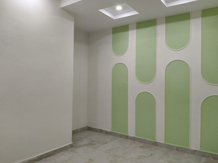 Room, sector 73 3 Bedroom 1400 Sq.Ft. Builder Floor In Sector 73 Noida 10194394