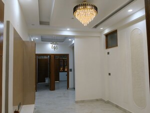 Room in 3 BHK Builder Floor at Sector 73 – for Sale