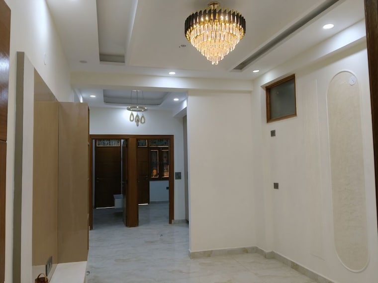 Room, sector 73 3 Bedroom 1400 Sq.Ft. Builder Floor In Sector 73 Noida 10194394