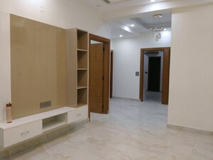 Room in 3 BHK Builder Floor at Sector 73 – for Sale