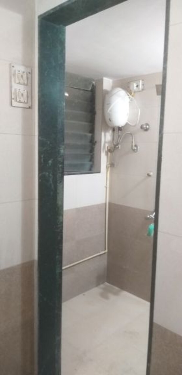 Bathroom, dhobi ali 1 Bedroom 470 Sq.Ft. Apartment In Dhobi Ali Thane 10194398