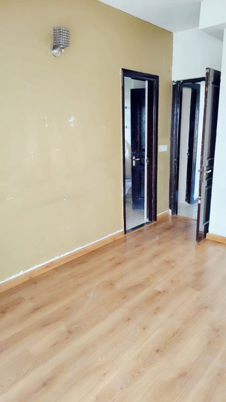Room, bptp-the-resort 3.5 Bedroom 2137 Sq.Ft. Apartment In Sector 75 Faridabad 10194400