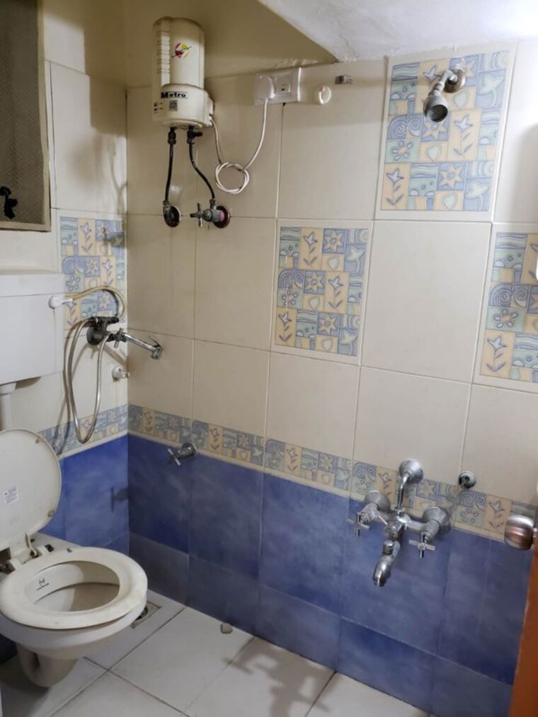Bathroom, hdil-dheeraj-diamond 2 Bedroom 885 Sq.Ft. Apartment In Malad West Mumbai 10194408