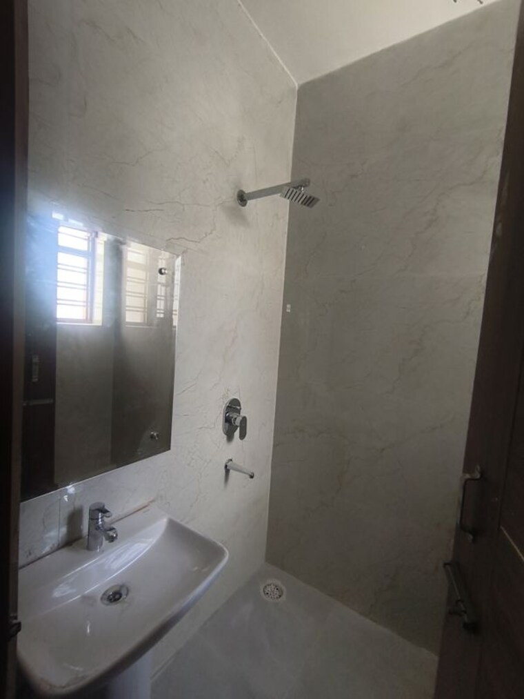 Bathroom, kharar mohali road 4 Bedroom 105 Sq.Yd. Villa In Kharar Mohali Road Kharar 10194443