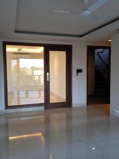 4 BHK + Servant Room Builder Floor For Rent in Safdarjung Development Area