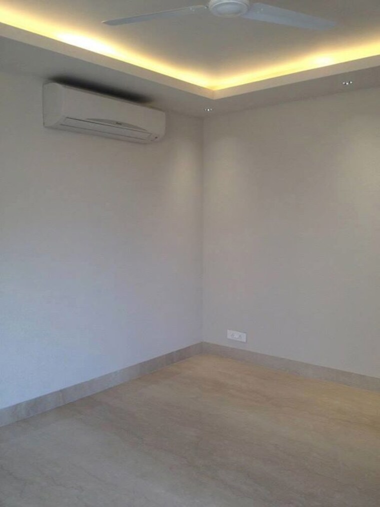 Room, safdarjung development area 4 Bedroom 4500 Sq.Ft. Builder Floor In Safdarjung Development Area Delhi 10194442
