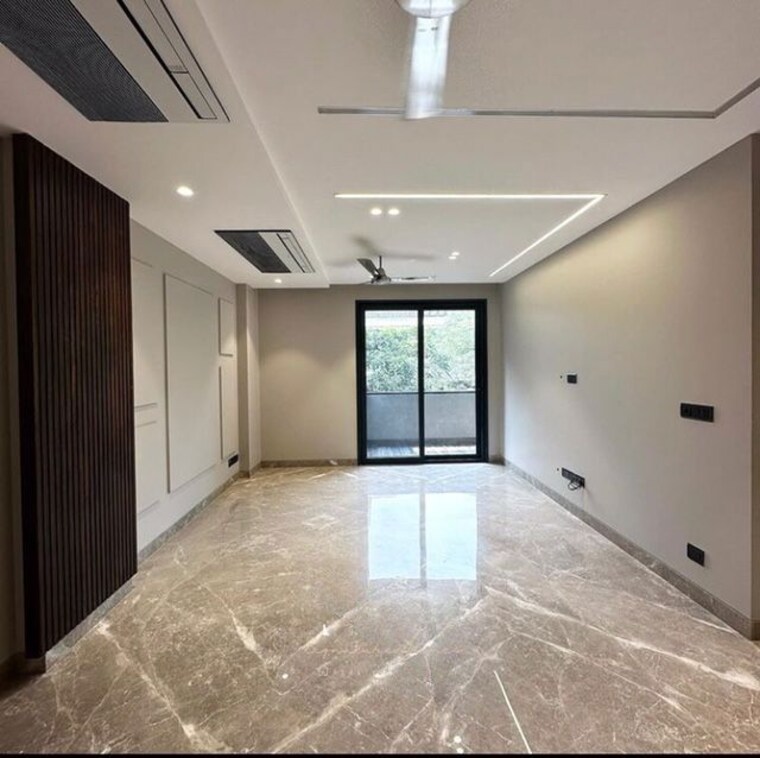 Room, defence colony 4 Bedroom 2020 Sq.Ft. Builder Floor In Defence Colony Delhi 10194450
