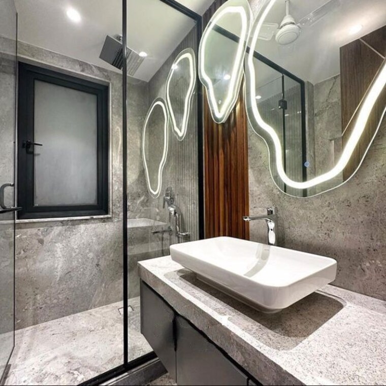 Bathroom, defence colony 4 Bedroom 2020 Sq.Ft. Builder Floor In Defence Colony Delhi 10194450