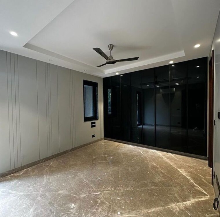 Room, defence colony 4 Bedroom 2020 Sq.Ft. Builder Floor In Defence Colony Delhi 10194450