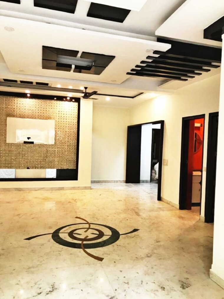 Bedroom, defence colony 3 Bedroom 1953 Sq.Ft. Builder Floor In Defence Colony Delhi 10194453