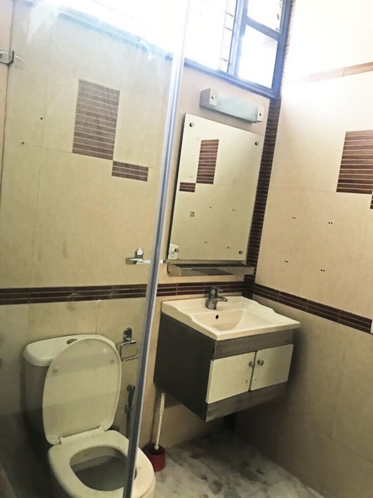 Kitchen, defence colony 3 Bedroom 1953 Sq.Ft. Builder Floor In Defence Colony Delhi 10194453