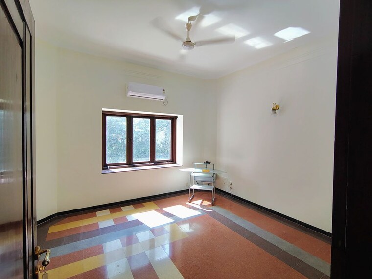 undefined, worli 3 Bedroom 1300 Sq.Ft. Apartment In Worli Mumbai 10056283