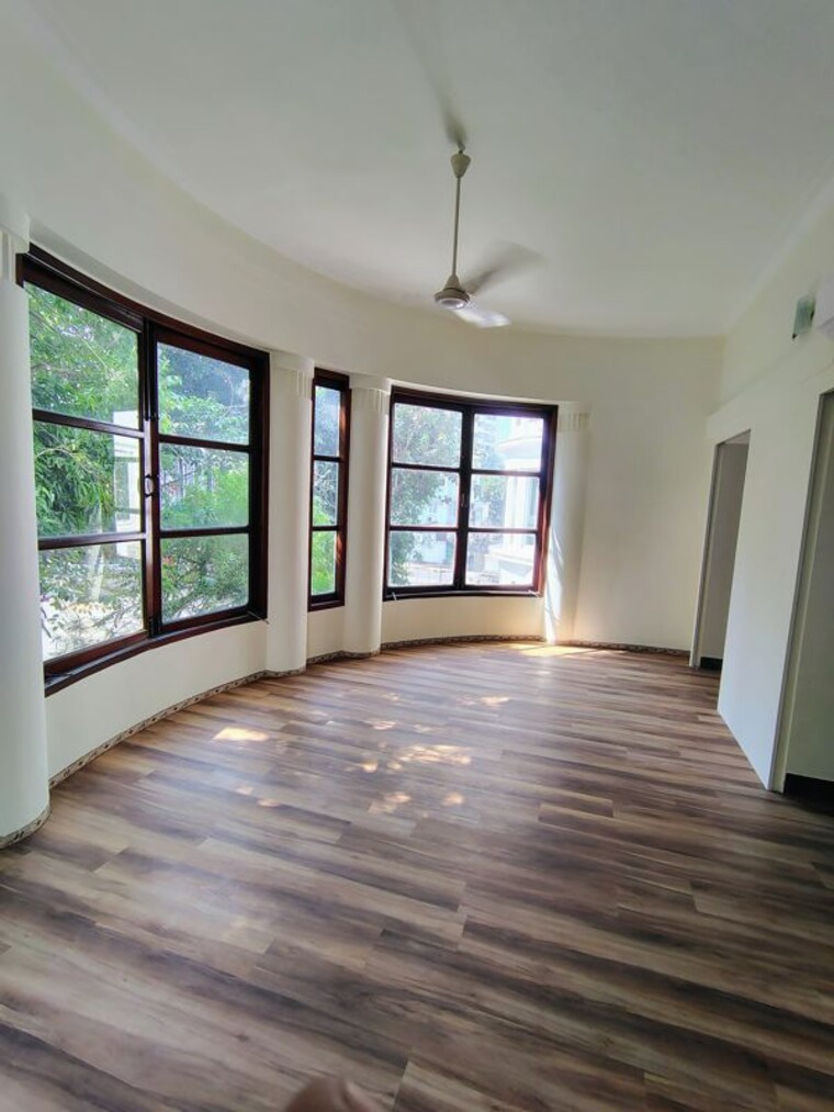 Room, worli 3 Bedroom 1300 Sq.Ft. Apartment In Worli Mumbai 10056283