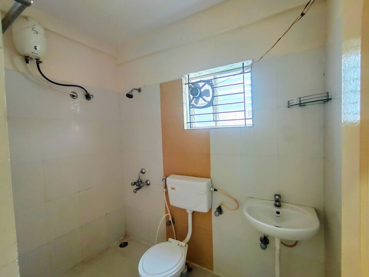 Bathroom, hsr layout 3 Bedroom 1425 Sq.Ft. Apartment In Hsr Layout Bangalore 9651492