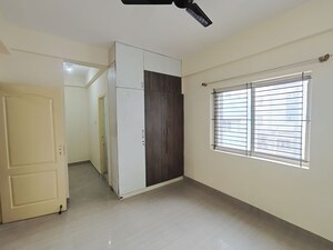 Room in 3 BHK Apartment at Hsr Layout – for Sale