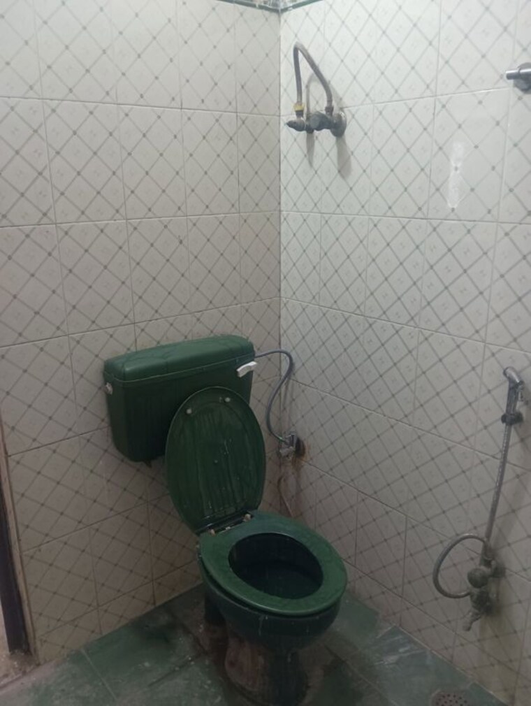 Bathroom, pinnacle-tower-sector-62 2 Bedroom 1285 Sq.Ft. Builder Floor In Sector 62 Noida 10194550