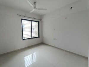 Room in 3 BHK Apartment at Park Express, Baner – for Sale