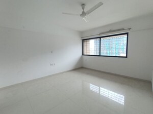 Room in 3 BHK Apartment at Park Express, Baner – for Rent