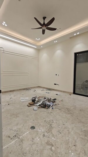 Room in 6+ BHK Villa at Vasant Kunj – for Sale