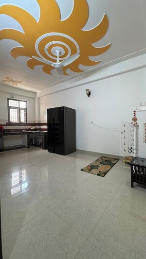 Living Room in 1 BHK Builder Floor at Palm Residency Chhatarpur, Chattarpur – for Rent