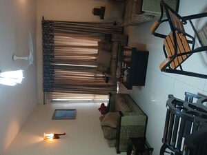 Furnished Amenities in 2 BHK Apartment at Unitech Uniworld Gardens, Sector 47 – for Rent