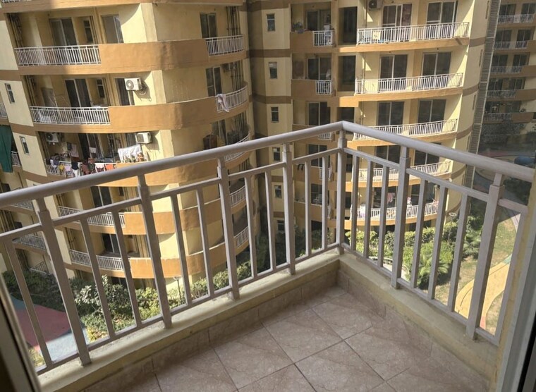 Balcony, rise-organic-homes 3 Bedroom 1496 Sq.Ft. Apartment In Mahurali Ghaziabad 10194616