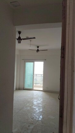 2 BHK Apartment For Sale in Gaur City 5th Avenue