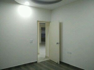 Room in 4 BHK Apartment at Gaur City 2 - 11th Avenue, Sector 16c Greater Noida – for Sale