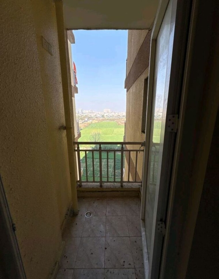 Balcony, rise-organic-homes 2 Bedroom 1040 Sq.Ft. Apartment In Mahurali Ghaziabad 10194636