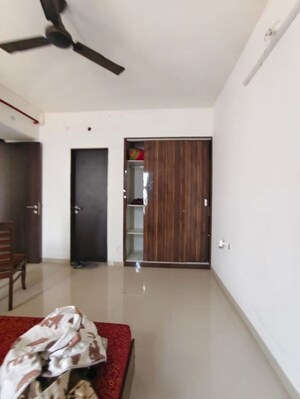Room in 1 BHK Apartment at Puraniks City Reserva, Ghodbunder Road – for Rent