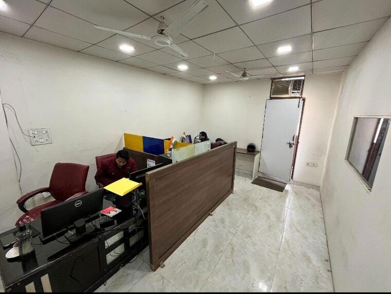 Team Area, pitampura Commercial Office Space 2000 Sq.Ft. In Pitampura Delhi 10194648