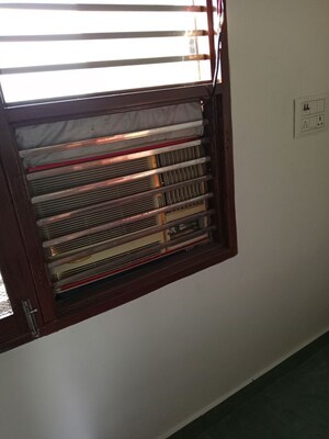  2 BHK Builder Floor at Sector 7 – for Rent