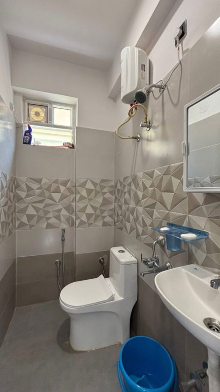 Bathroom, sree-nilayam-kondapur 1 Bedroom 600 Sq.Ft. Apartment In Kondapur Hyderabad 10188937